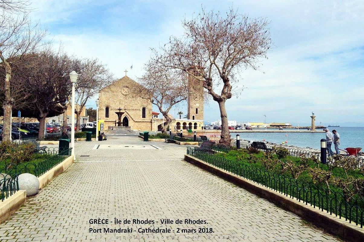 006- Rhodes Centre- Port d'honneur.JPG